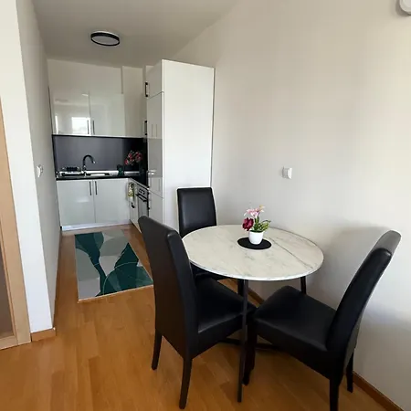 Apartamento Daky Near Airport ,tram And Center *