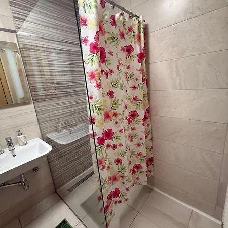 Apartamento Daky Near Airport ,tram And Center
